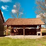Деревянный коттедж Pod Debem Koczarki