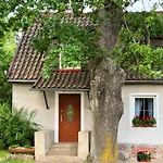 Деревянный коттедж Pod Debem Koczarki